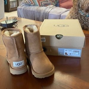 NEW UGG Boots — Kids size 7